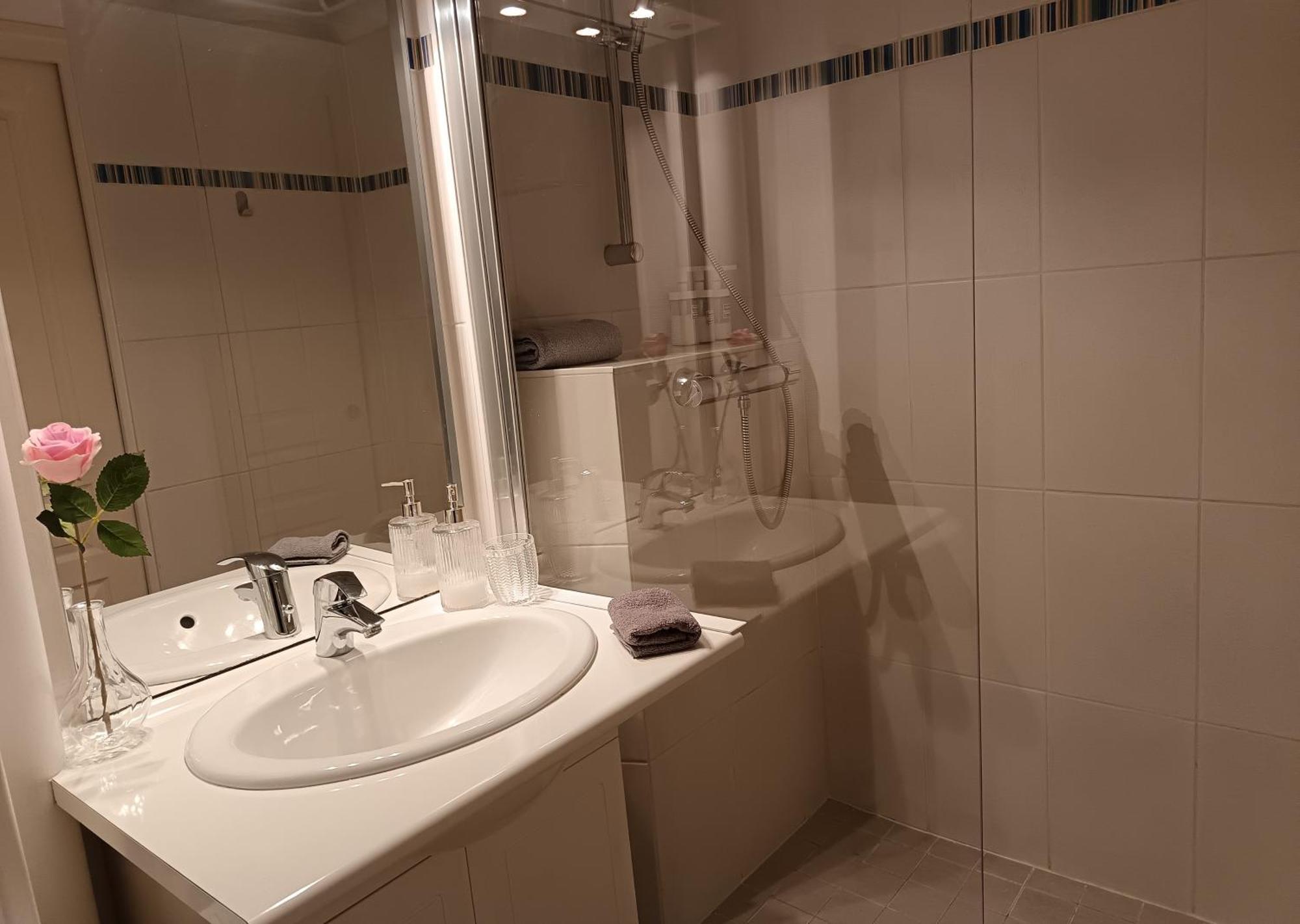Appartement A Orleans Au Calme Avec Parking Gratuit, Balcon Et Ascenseur Kültér fotó